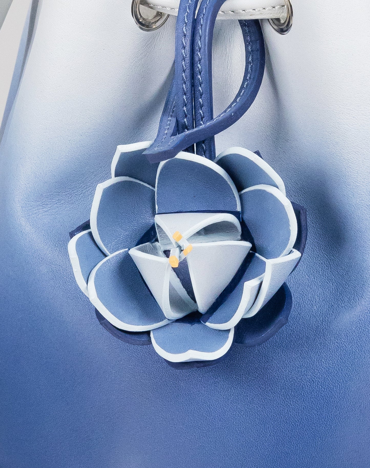Fleur de lotus blue temple